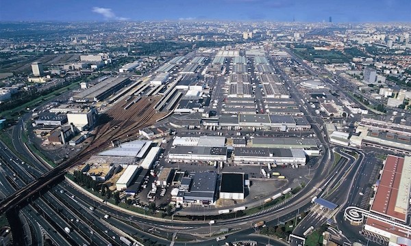 Vue aérienne du marché international de Rungis.