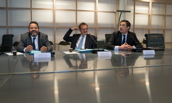 François Lucas, Jean-François Carenco et Patrick Devdejian, respectivement directeur et co-présidents de la mission de préfiguration. 