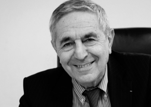 France. Paris le 2010/12/22 Jean Louis Schilansky president du MEDEF Paris et tresorier du MEDEF a son bureau. Jean Louis Schilansky © Vernier /JBV NEWS