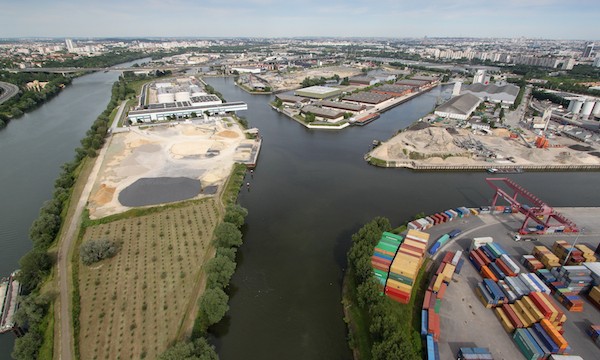 Vue aérienne du port de Gennevilliers.