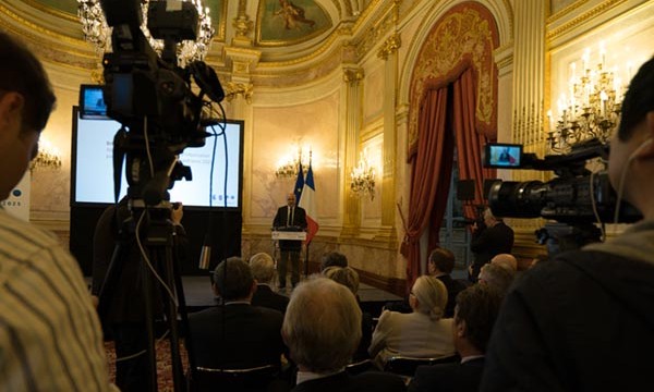 Bruno Leroux, vice-président d'ExpoFrance 2015, lors de la présentation du village global, mardi 3 mai à l'hôtel de Lassay, résidence du président de l'Assemblée nationale.