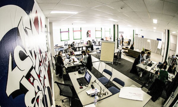 Vue de l'incubateur HEC. coworking, open space
