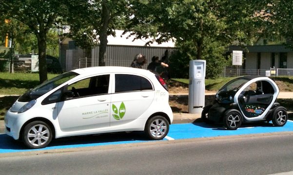 Véhicules électriques à Marne-la-Vallée.