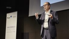 "Il y a une nécessité absolue de tous les professionnels, publics et privés, de se retrouver autour de la table pour travailler ces questions, les anticiper et trouver des solutions » , préconise Jean-Luc Poidevin, délégué général collectivités locales de Nexity.