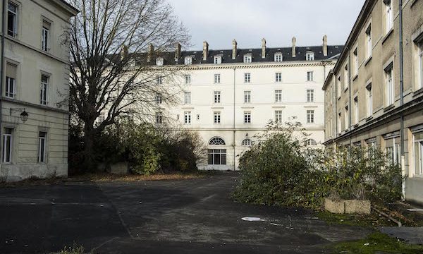 Sur une superficie de 11 400 m2, les archives départementales disposeront d’espaces d’accueil du public (salle de lecture, deux salles pour les groupes, une salle d’exposition de 200 m2) et des lieux de conservation.