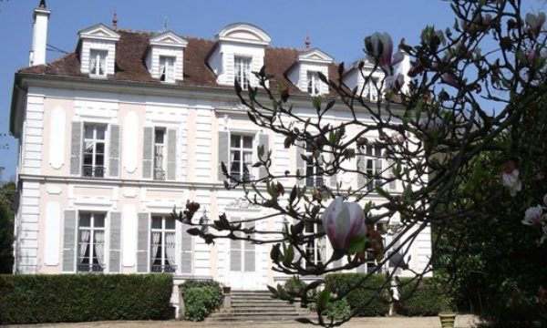 Des réflexions sont en cours en vue de la valorisation de la maison du domaine.