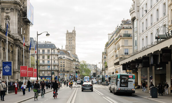 La rue de Rivoli au niveau de l'hôtel de ville, le 11 avril 2024 © JGP