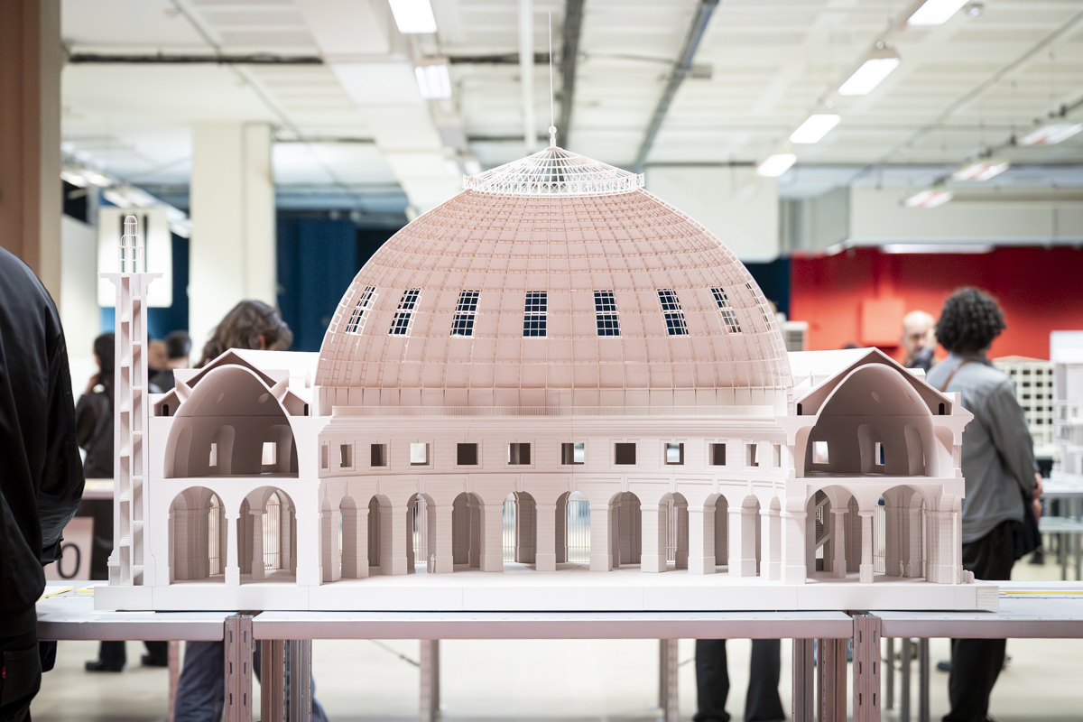 Une exposition propose de « ré-architecturer » l’entrepôt