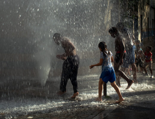 Canicule : en Île-de-France, la double peine des quartiers populaires